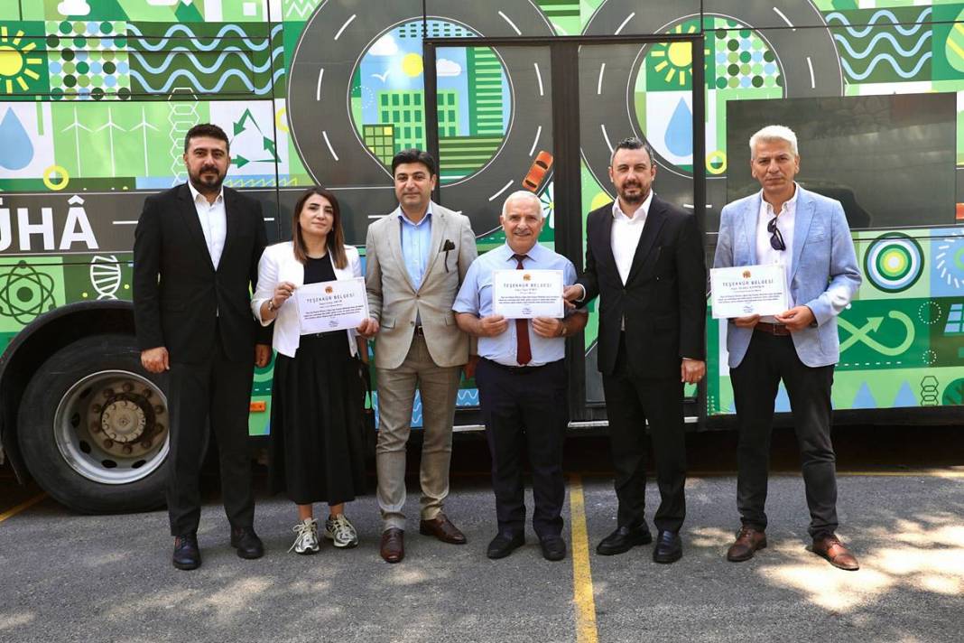Eski otobüs parçaları, İETT ustalarının elinde çocuk parkına dönüştü 3